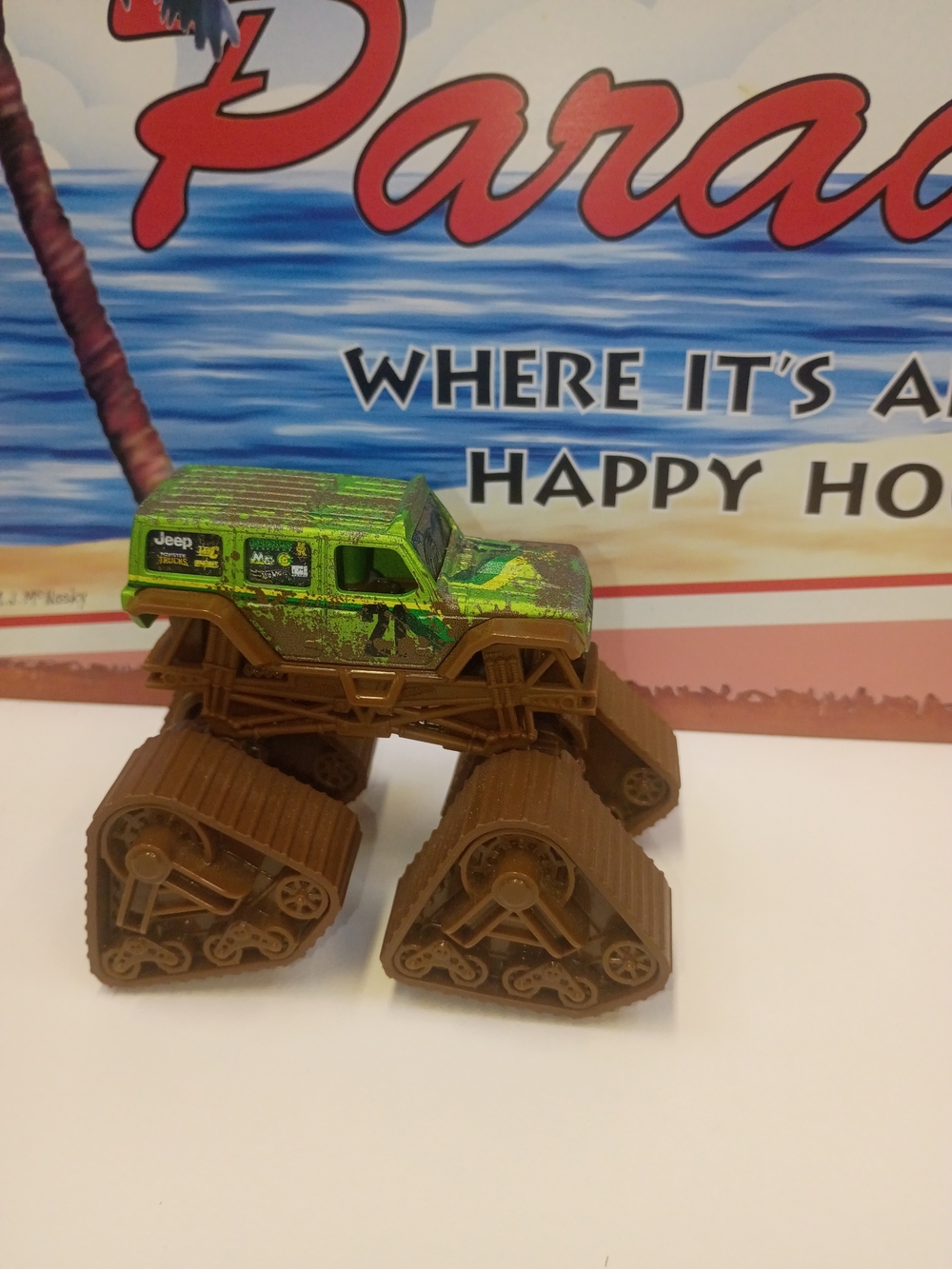 Hot Wheels Monster Truck Twisted Tredz Jeep Wrangler 1:64 Scale Diecast